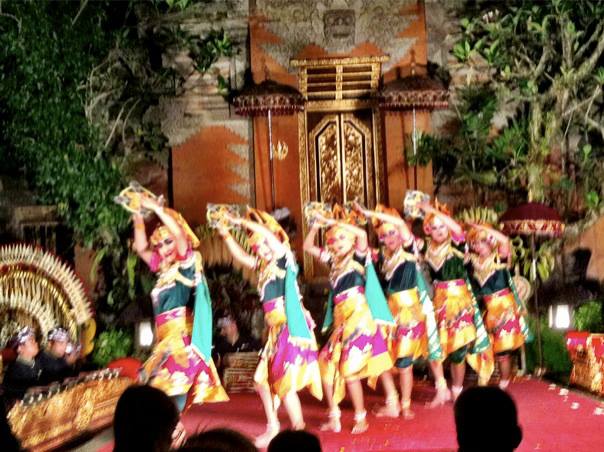 1175481_10102614656419407_1174435560_n